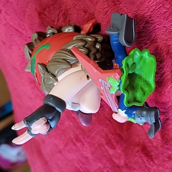 Farty Flip Action Figure - Picture 5 of 8